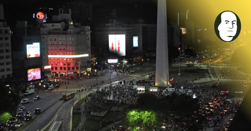 Economía argentina baja 4,9% interanual