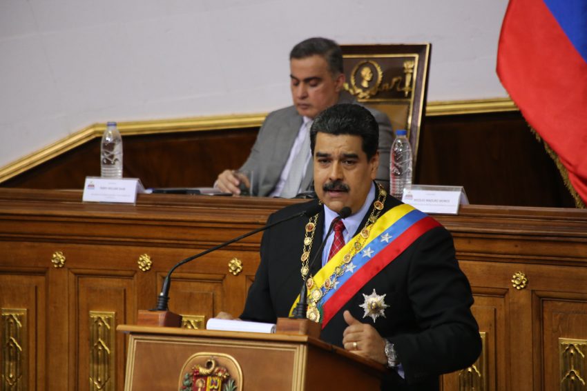 Nicolás Maduro critica decreto de Javier Milei